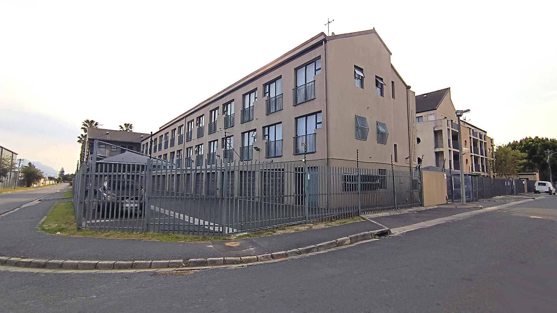 Front View of property in Klipkop