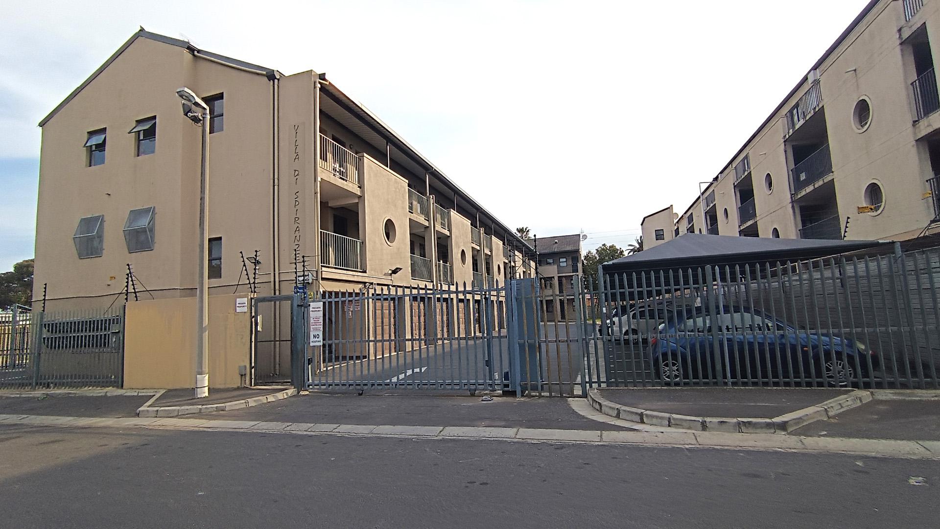 Front View of property in Klipkop