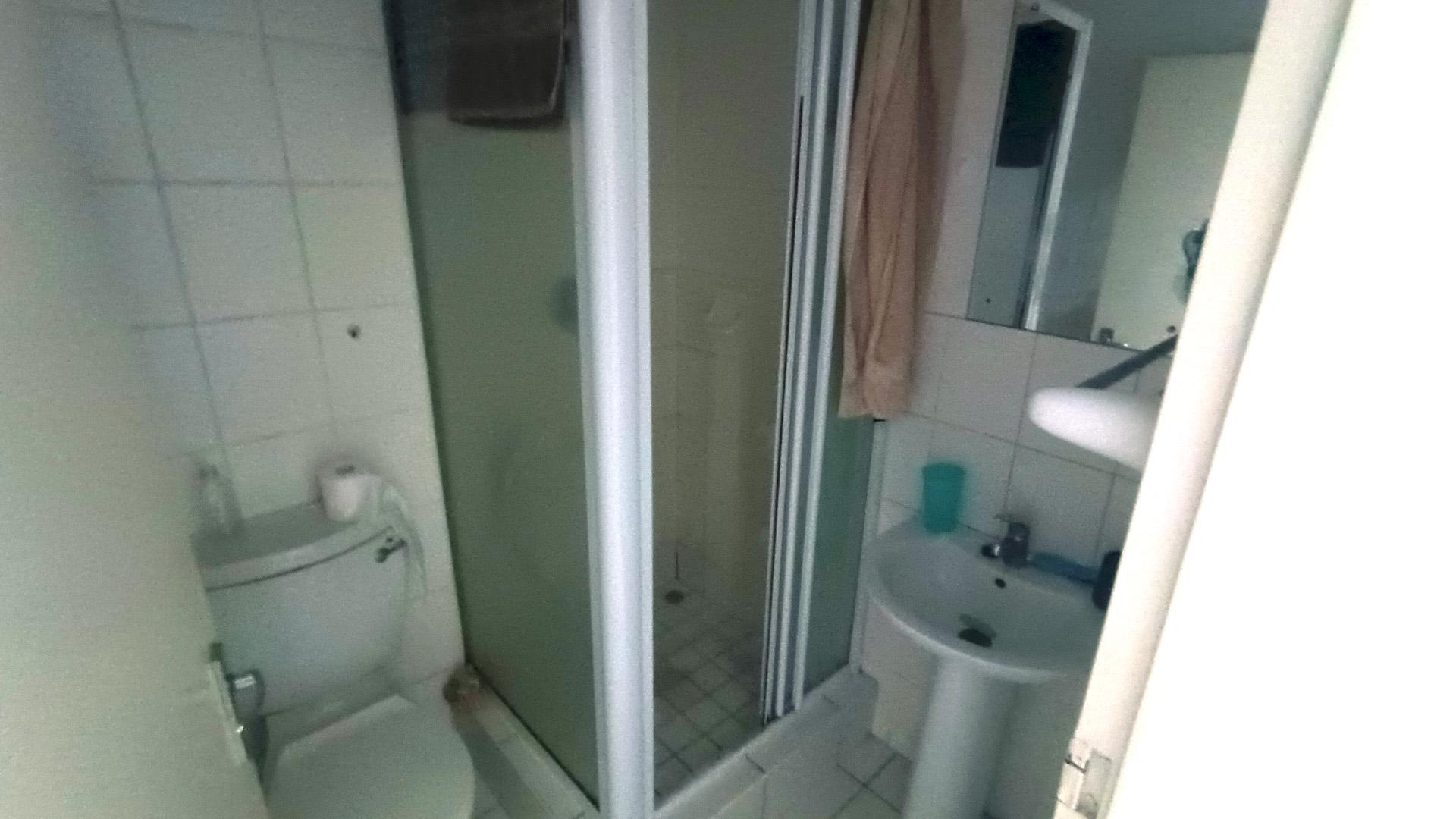 Bathroom 1 of property in Klipkop