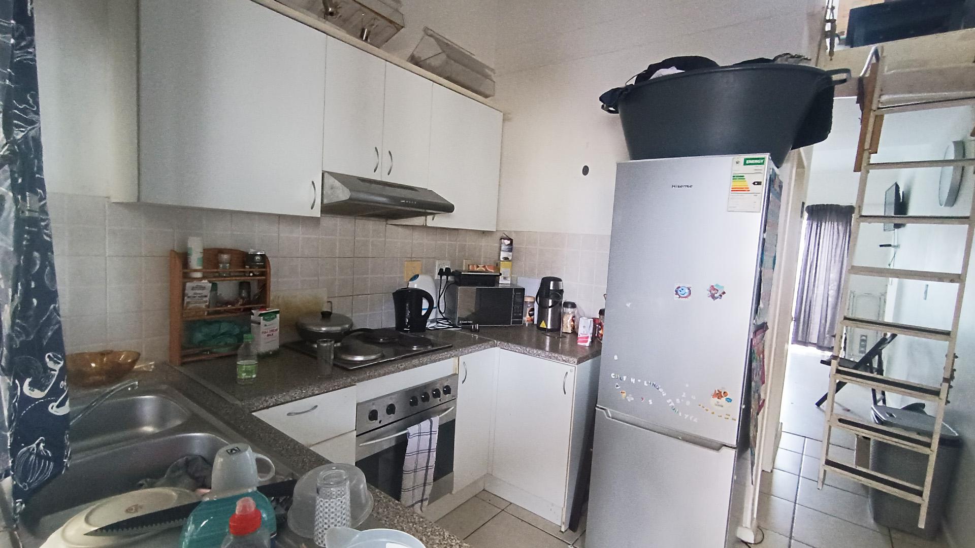 Kitchen - 9 square meters of property in Klipkop