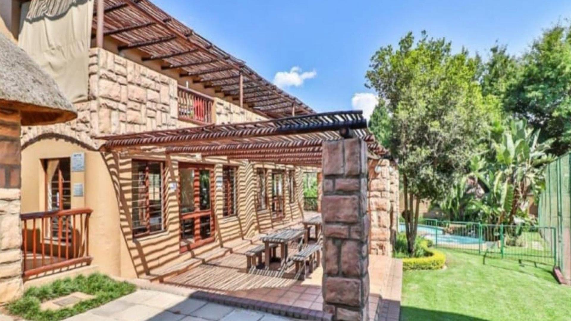 Patio of property in Douglasdale