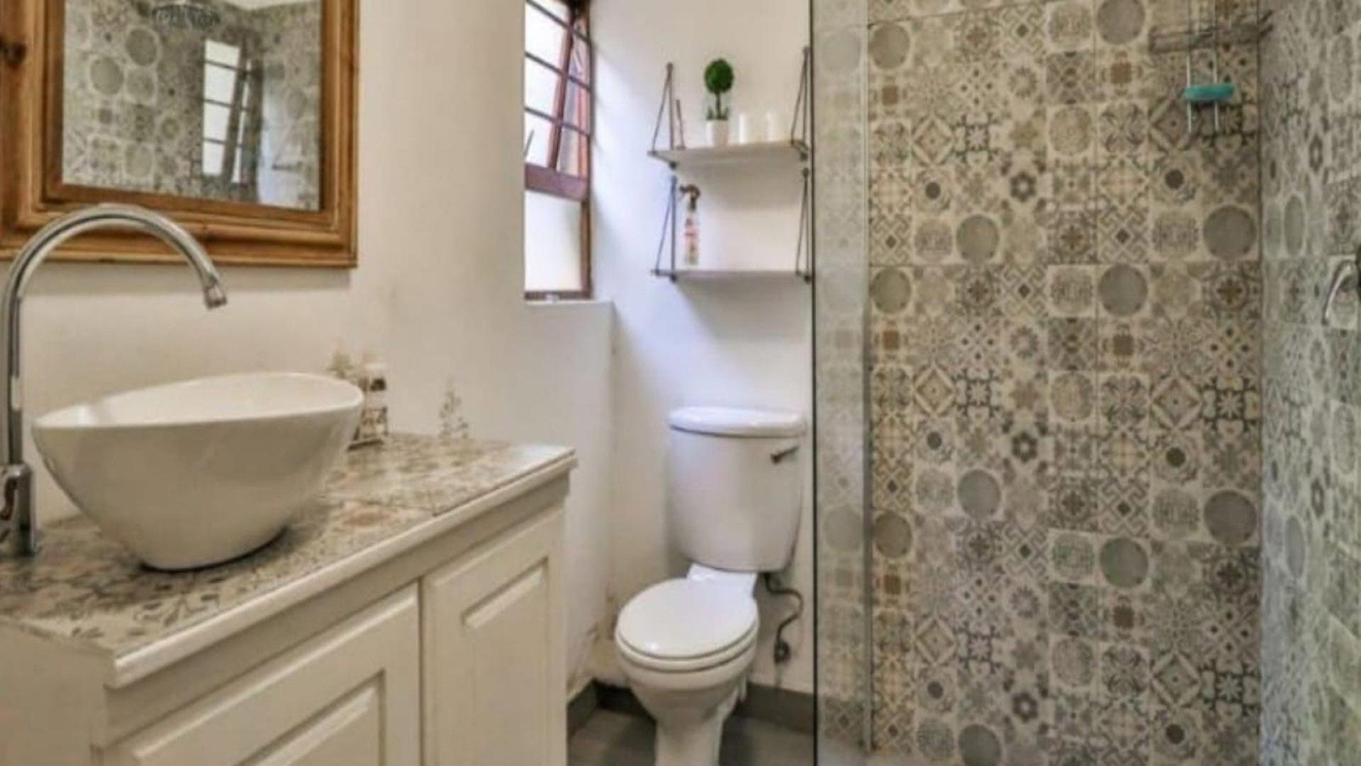 Bathroom 1 of property in Douglasdale