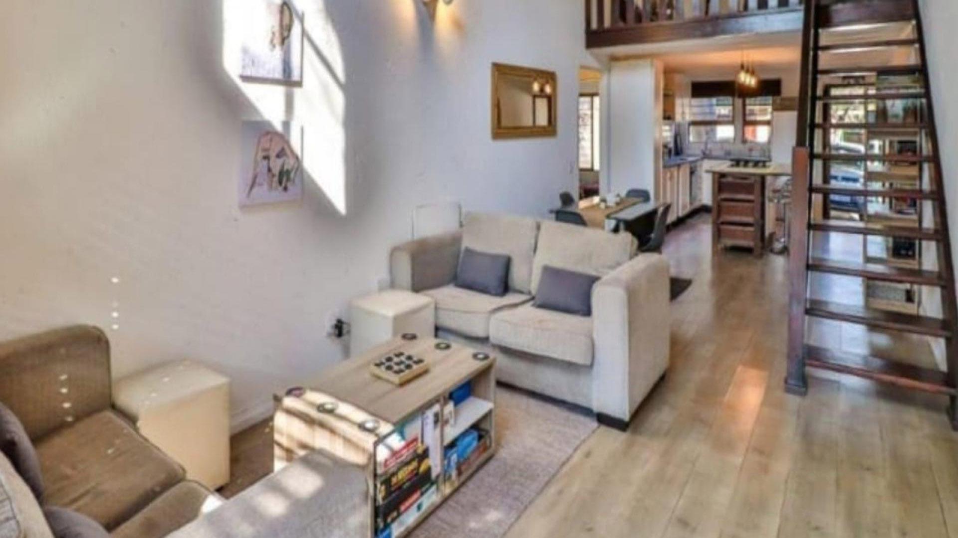 Lounges of property in Douglasdale