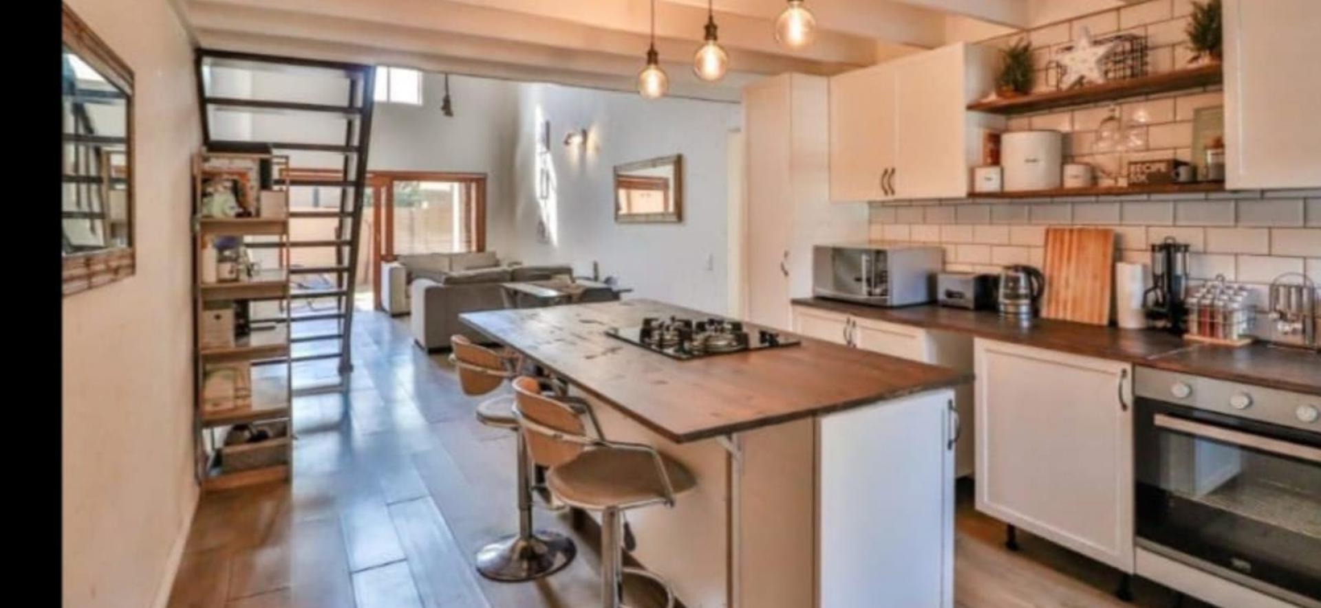 Kitchen of property in Douglasdale