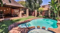 Swimming Pool of property in Douglasdale