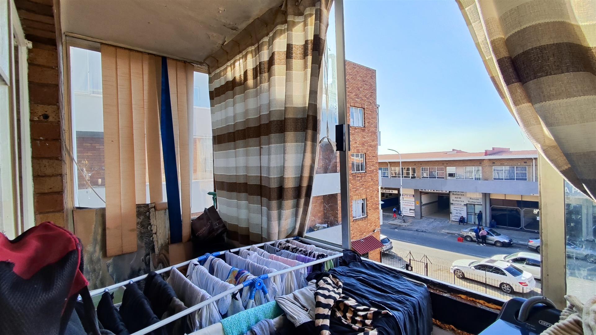 Balcony - 6 square meters of property in Boksburg