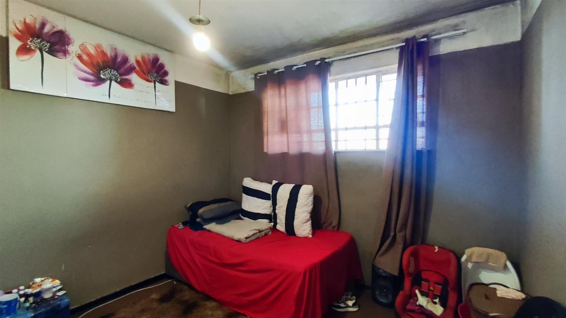 Bed Room 1 - 12 square meters of property in Boksburg
