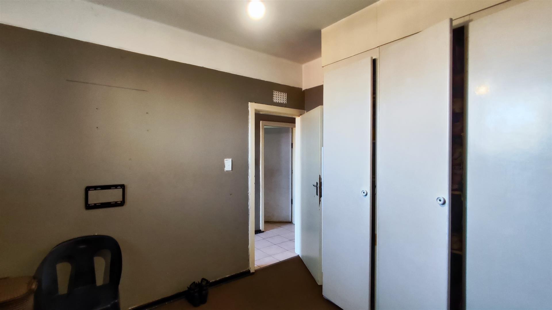 Bed Room 1 - 12 square meters of property in Boksburg