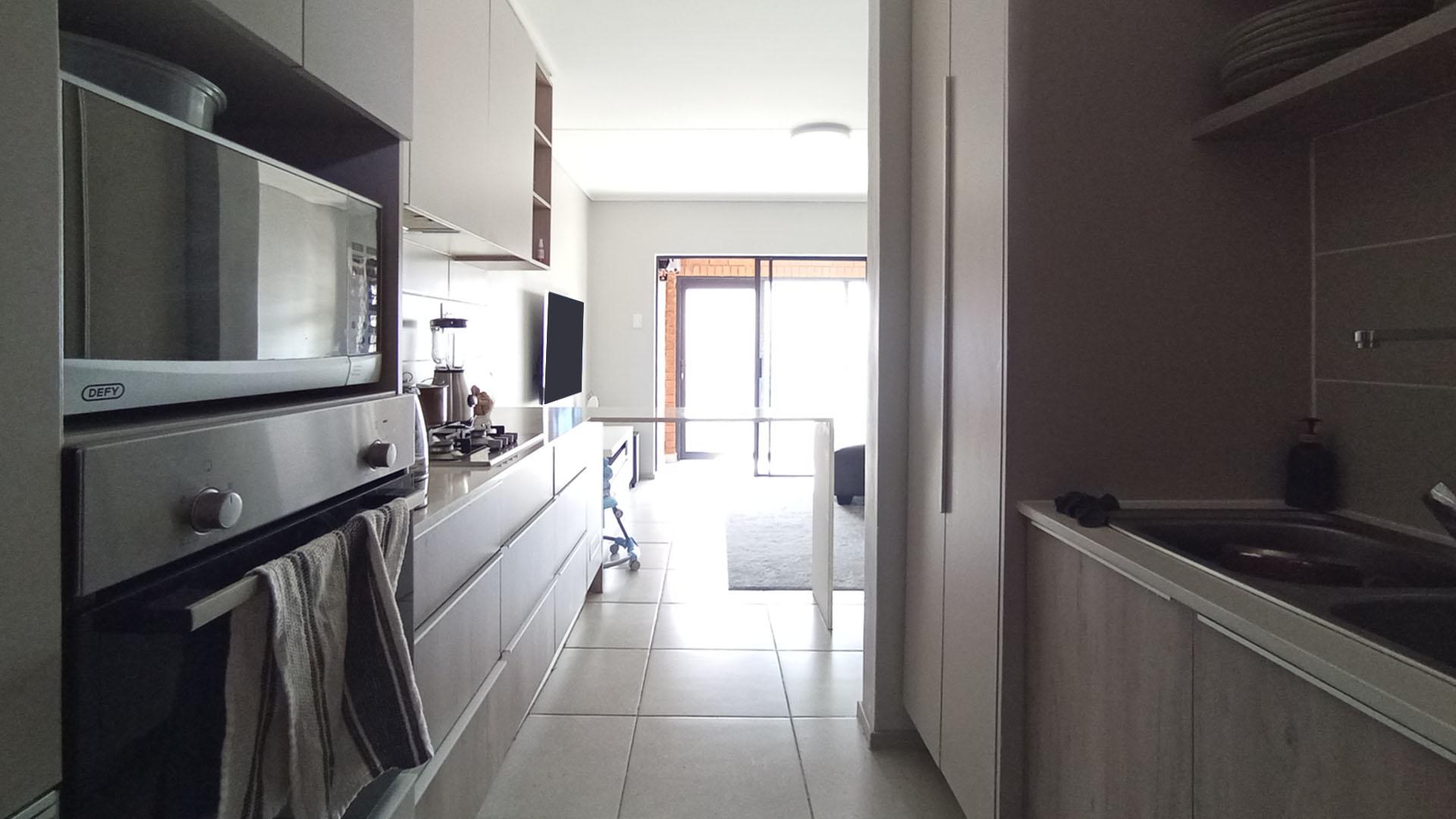 Kitchen - 7 square meters of property in Rooihuiskraal North