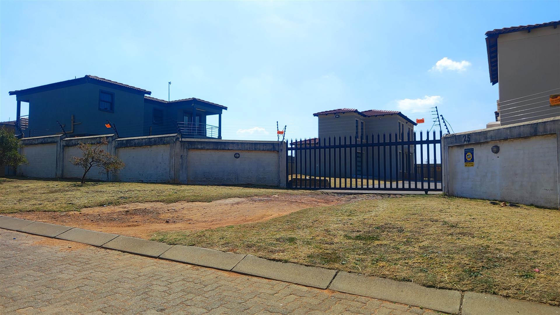 Front View of property in Heidelberg - GP