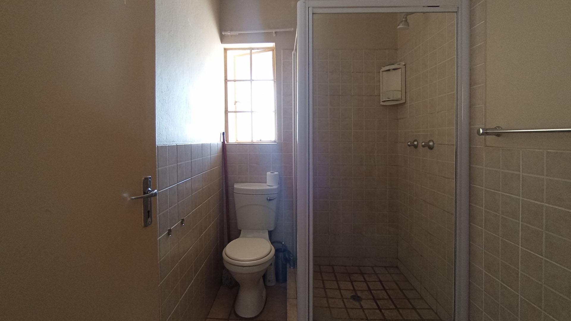 Bathroom 1 - 6 square meters of property in Kosmosdal