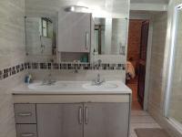  of property in Kloof 