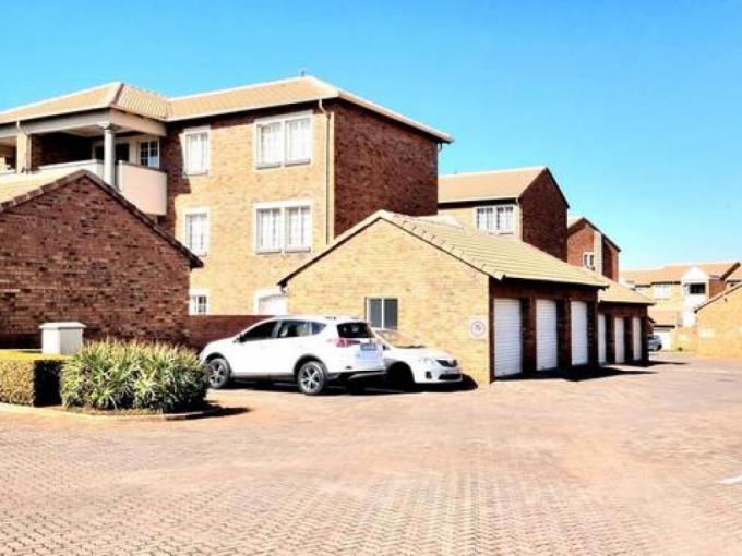 2 Bedroom Apartment for Sale For Sale in Die Hoewes - MR688574