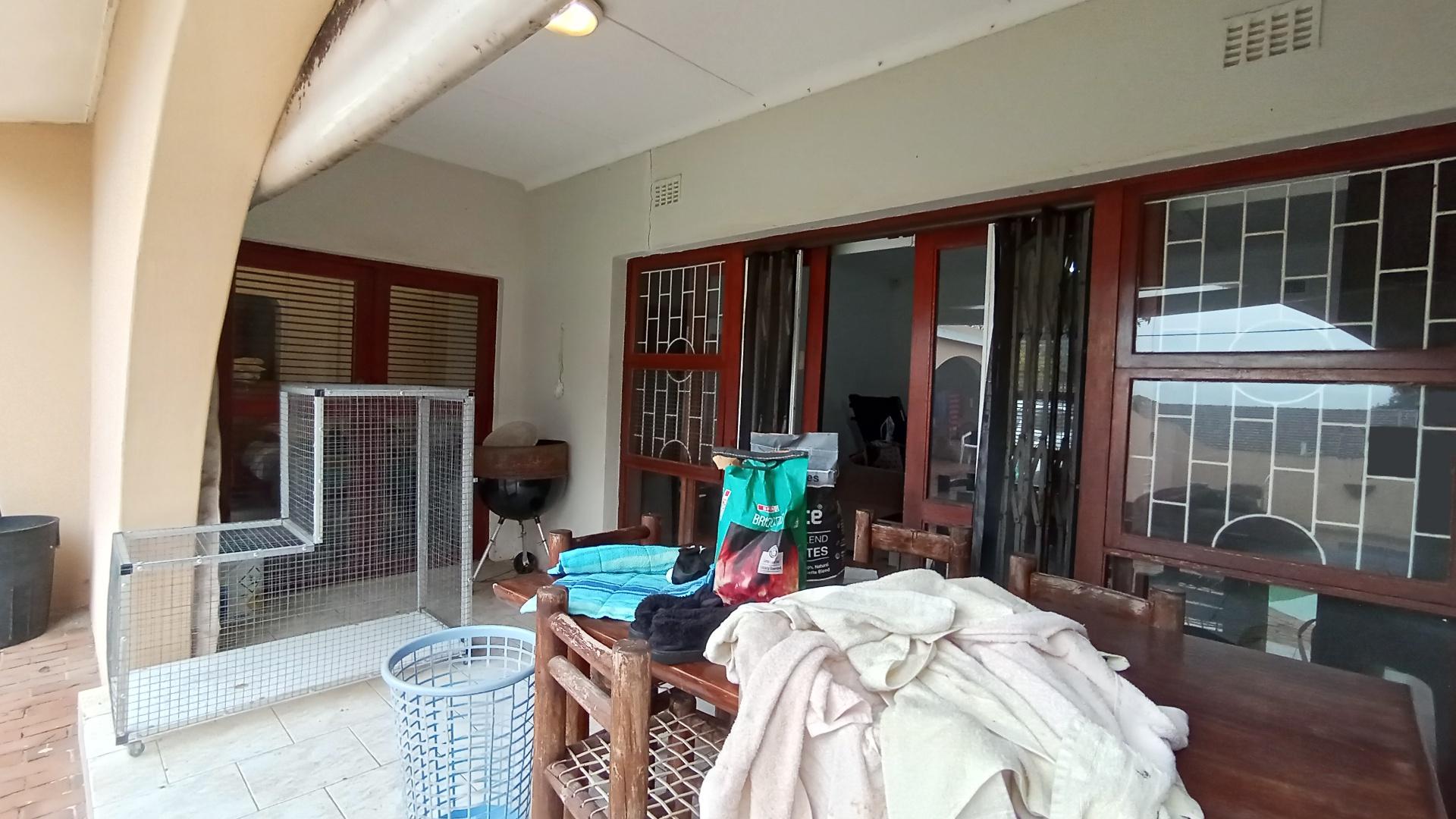 Patio - 102 square meters of property in Widenham