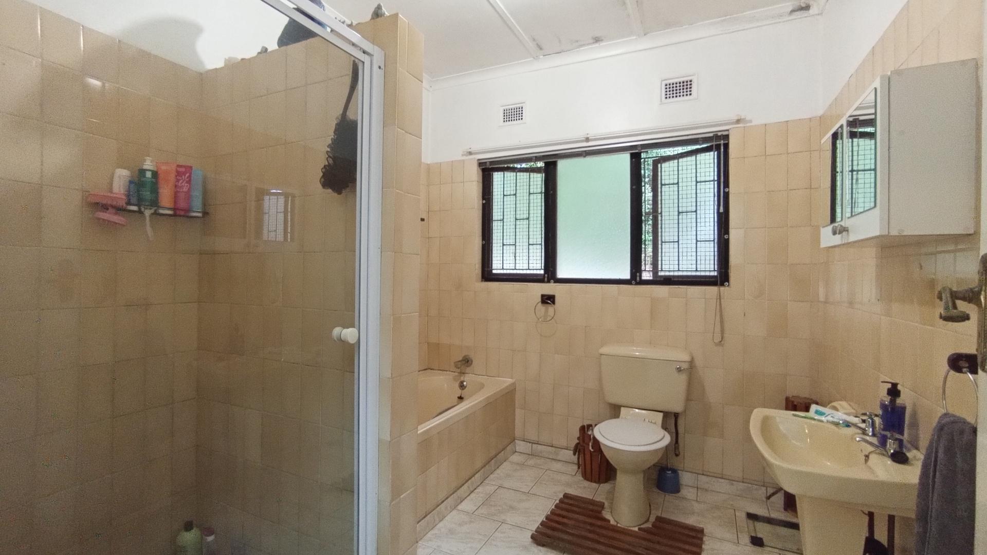 Bathroom 1 - 9 square meters of property in Widenham