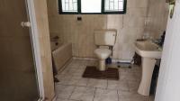 Bathroom 1 of property in Widenham