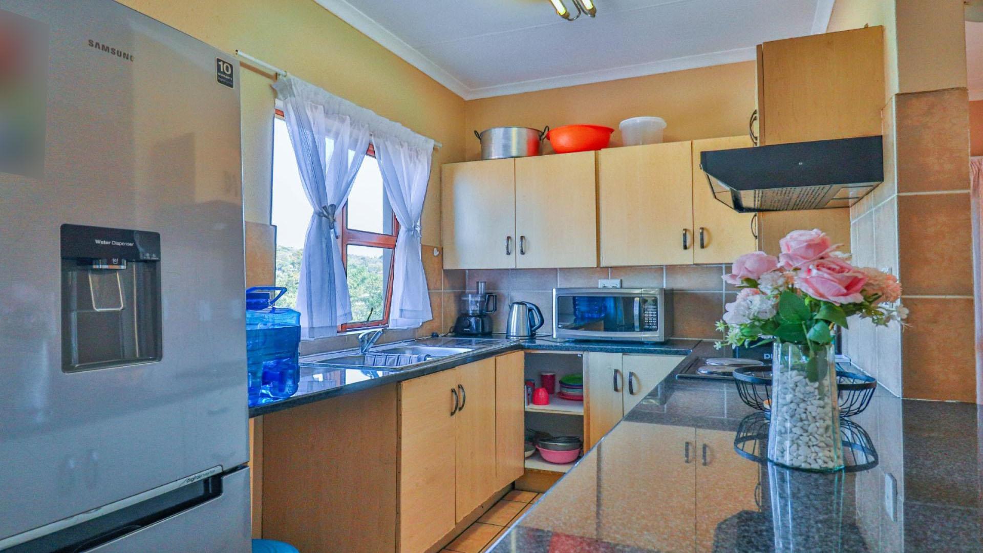 Kitchen of property in Azaleapark