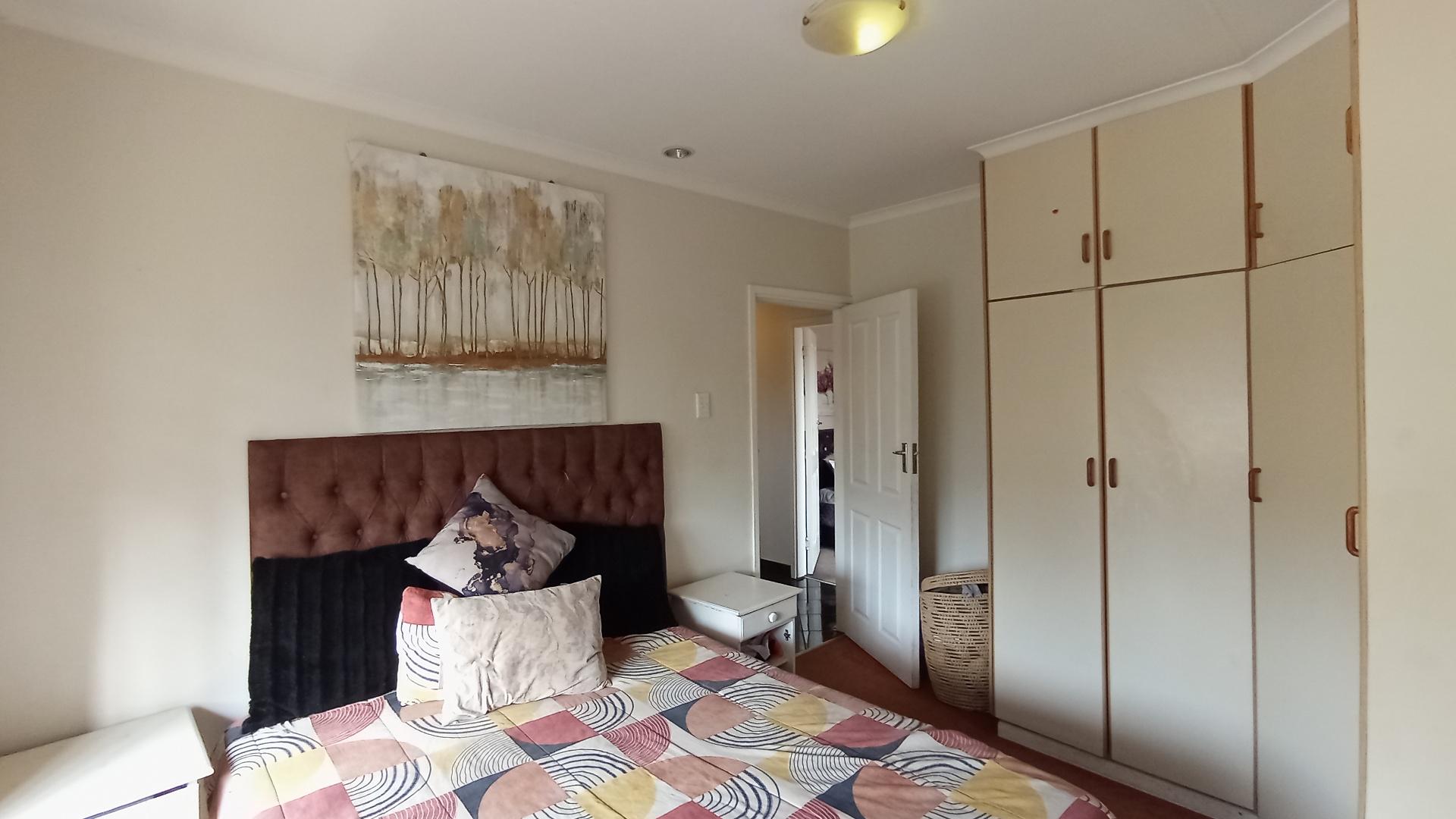 Bed Room 1 - 16 square meters of property in Cato Manor 