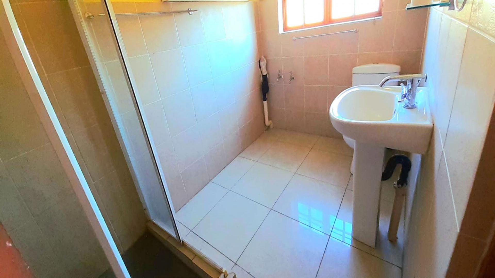 Main Bathroom of property in Polokwane