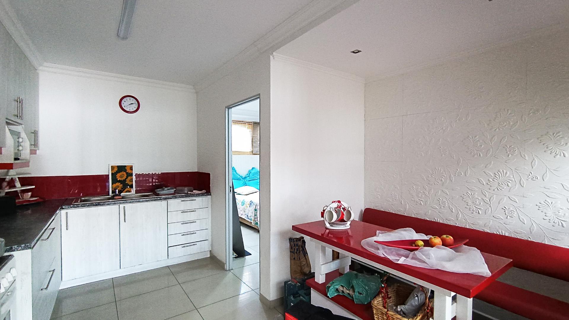 Flatlet - 46 square meters of property in Primrose Park