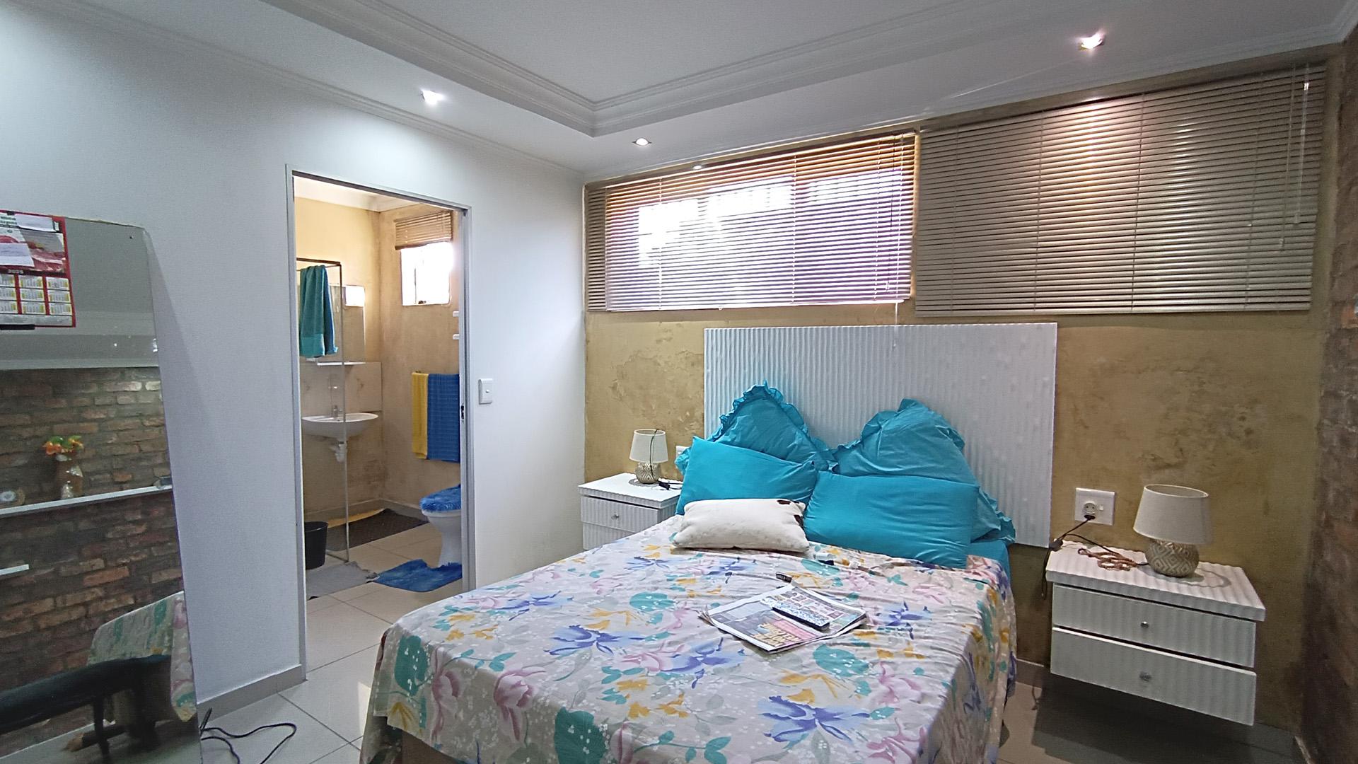 Flatlet - 46 square meters of property in Primrose Park