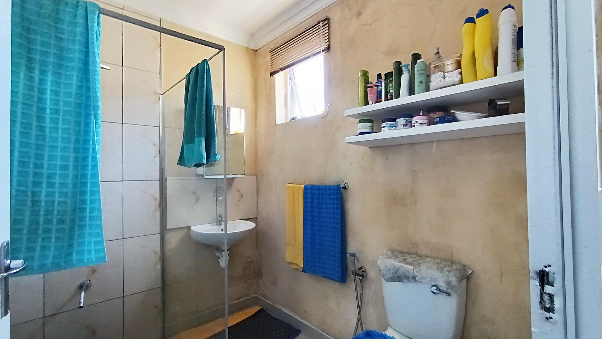 Flatlet - 46 square meters of property in Primrose Park