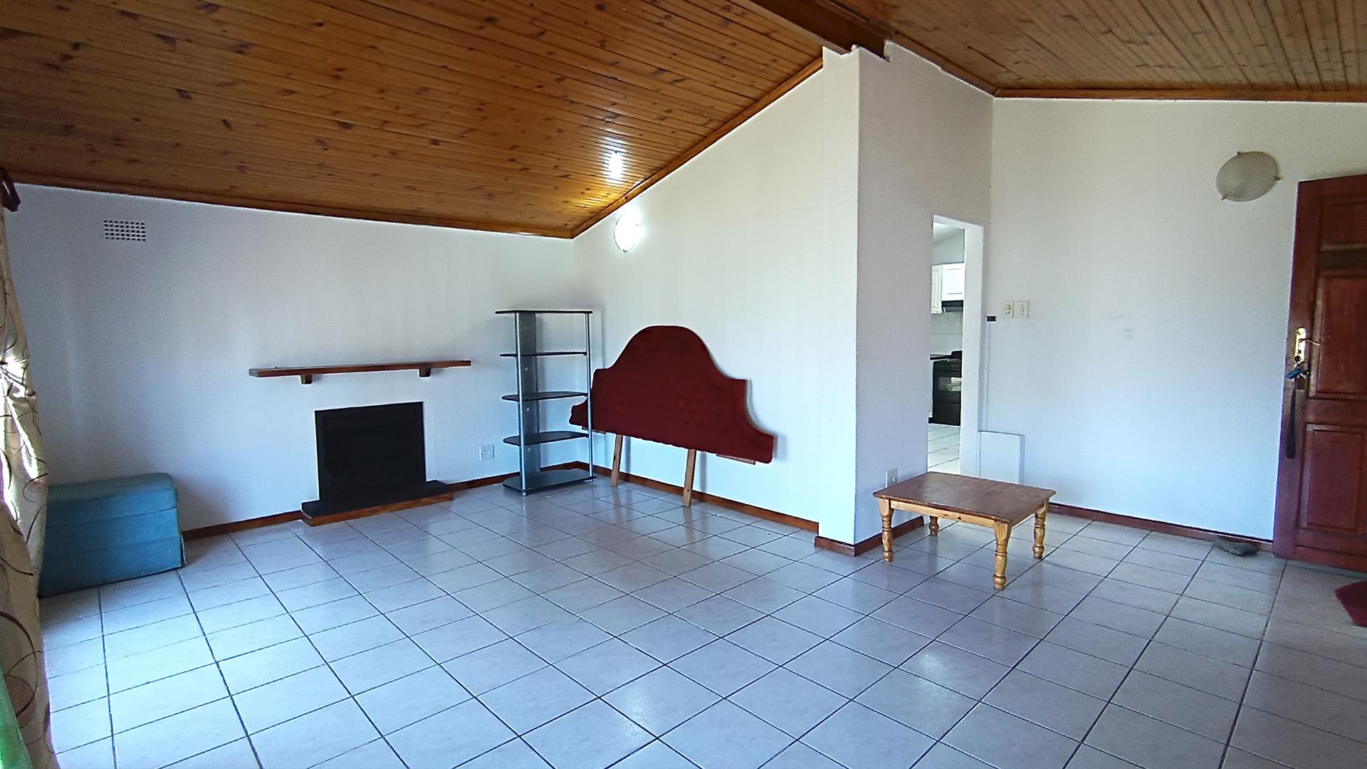 Lounges - 41 square meters of property in Primrose Park