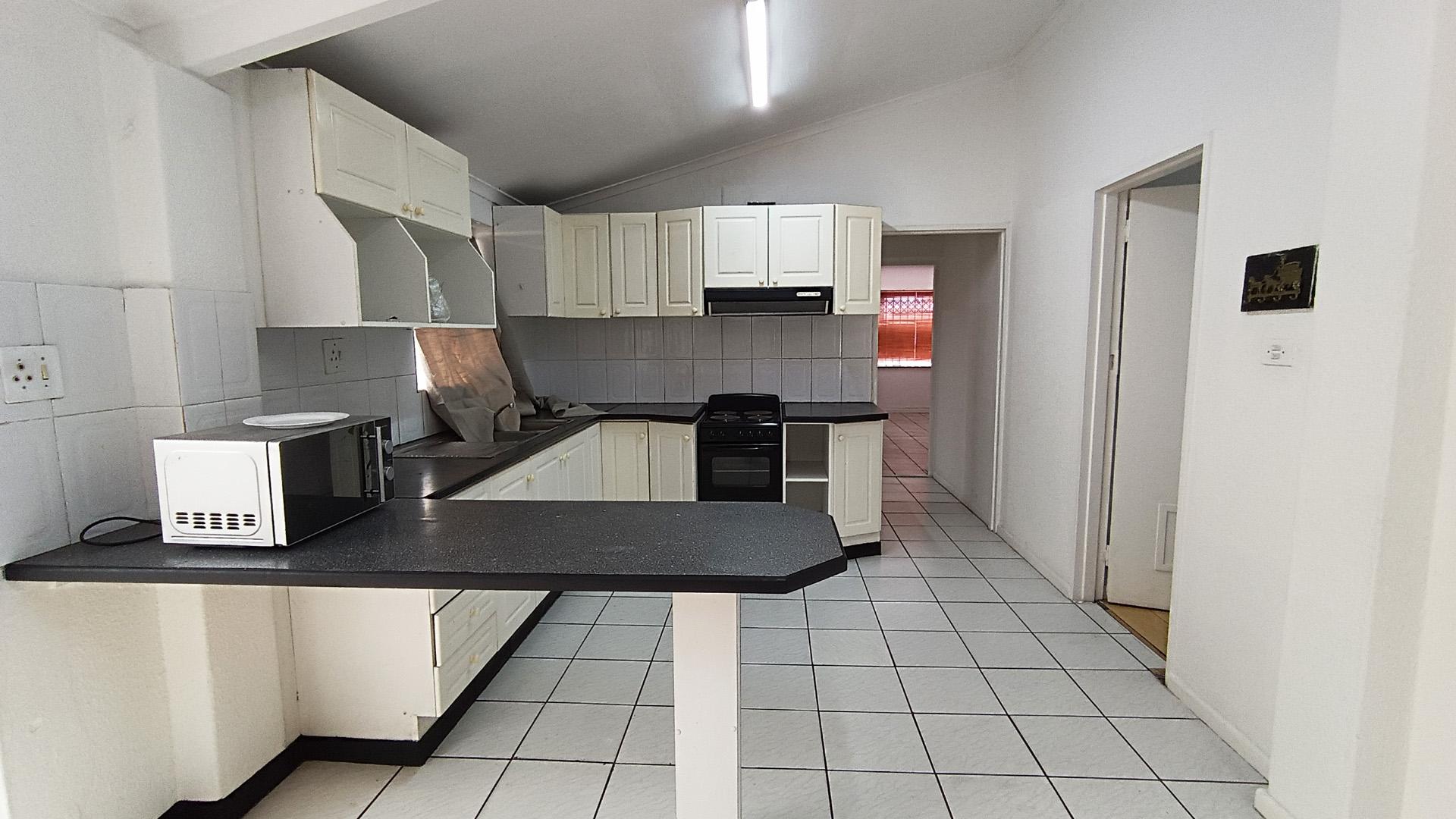 Kitchen - 14 square meters of property in Primrose Park