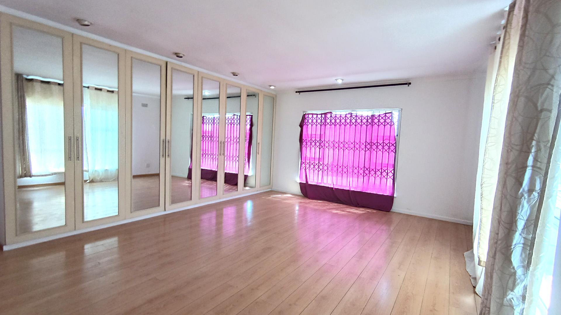 Bed Room 2 - 31 square meters of property in Primrose Park