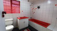 Bathroom 2 - 7 square meters of property in Primrose Park