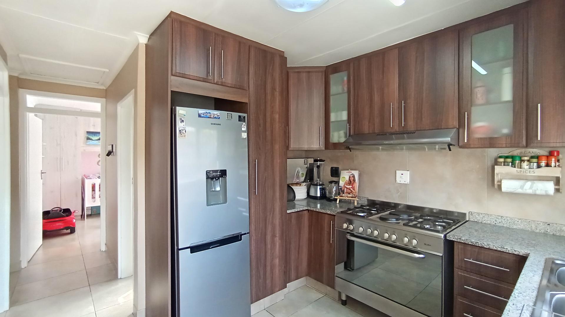 Kitchen - 11 square meters of property in Forest Haven