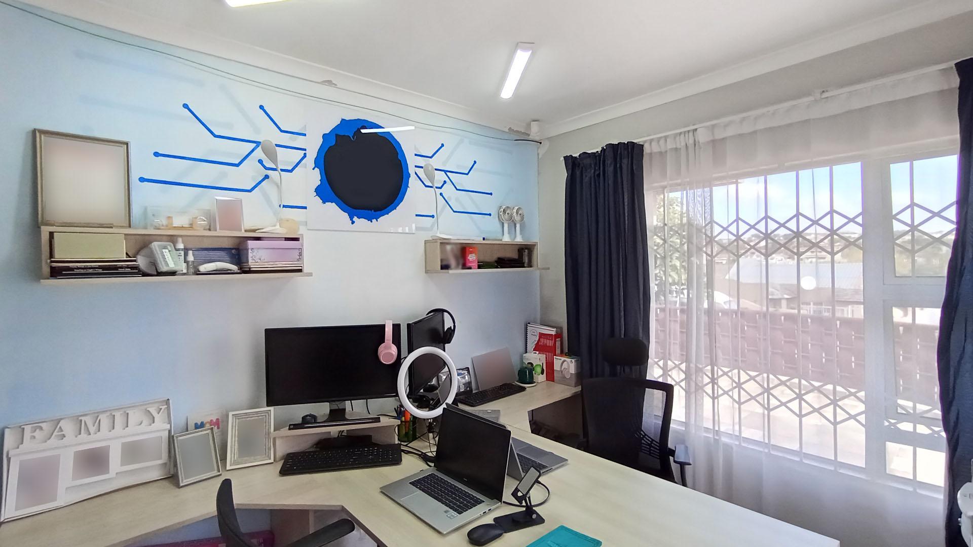 Bed Room 1 - 13 square meters of property in Forest Haven