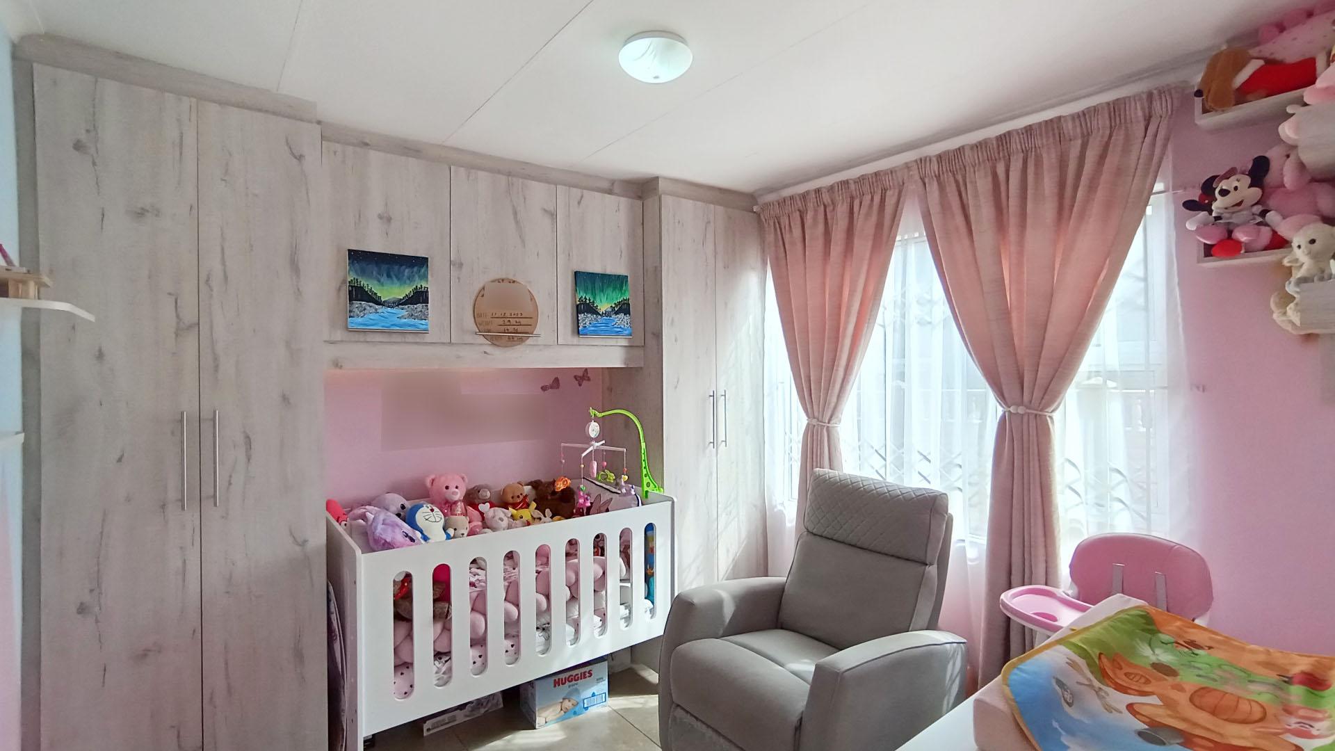 Bed Room 2 - 12 square meters of property in Forest Haven