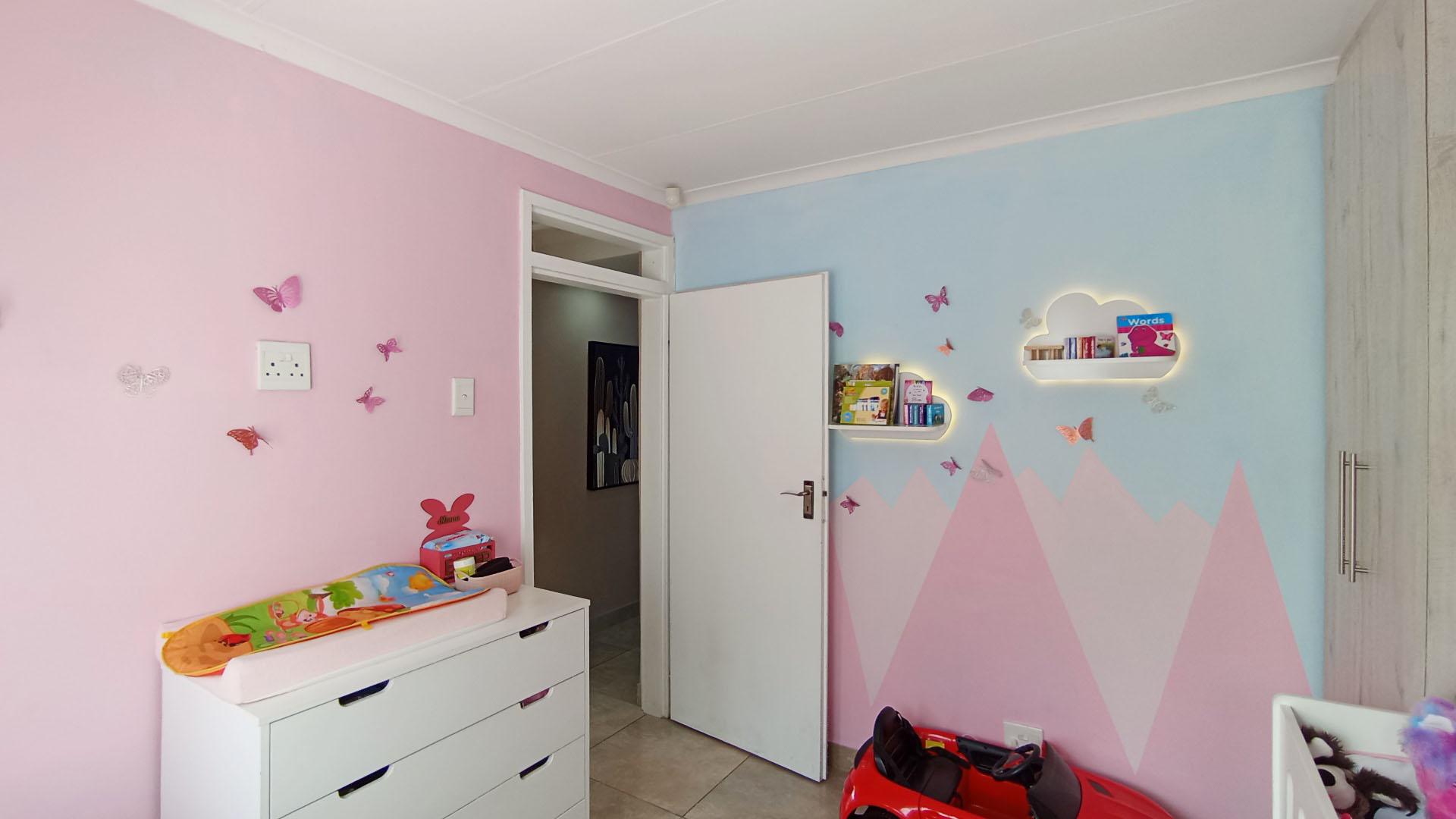 Bed Room 2 - 12 square meters of property in Forest Haven