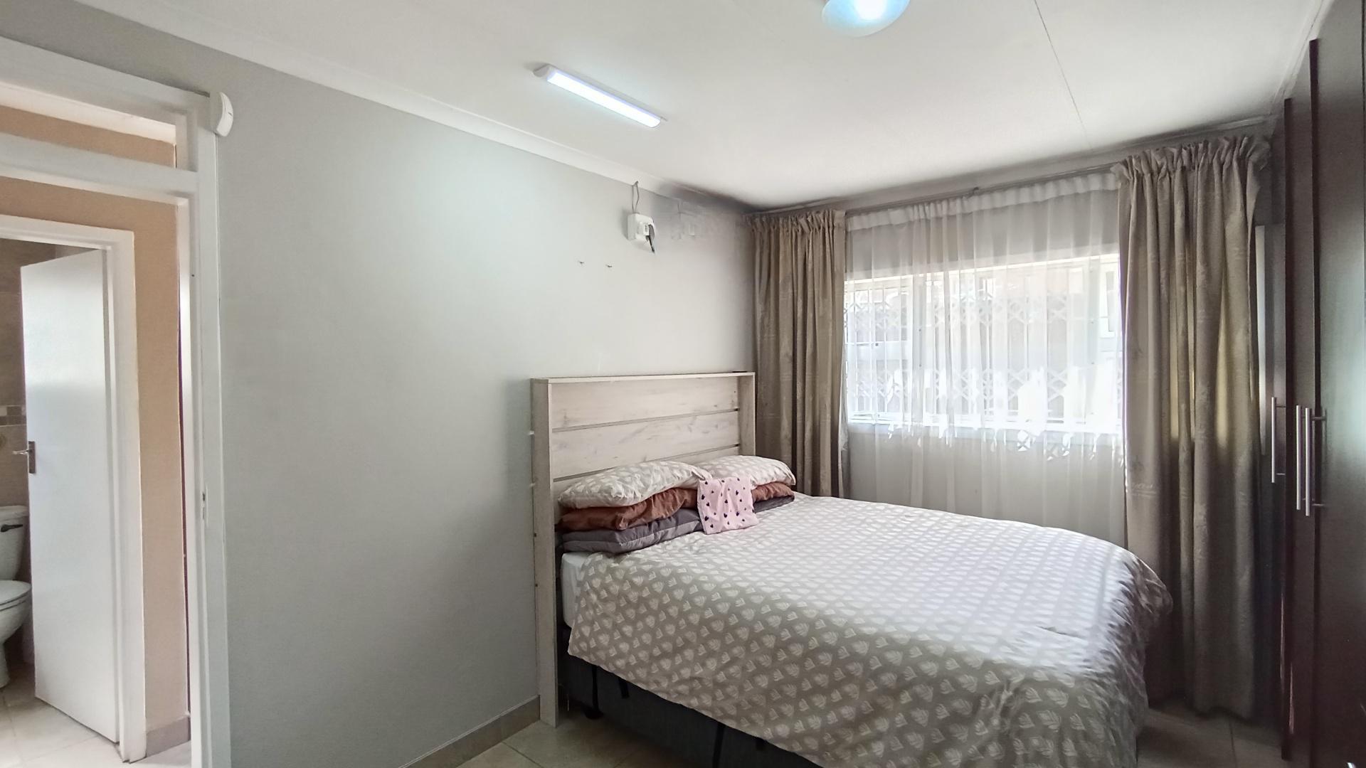 Bed Room 3 - 16 square meters of property in Forest Haven