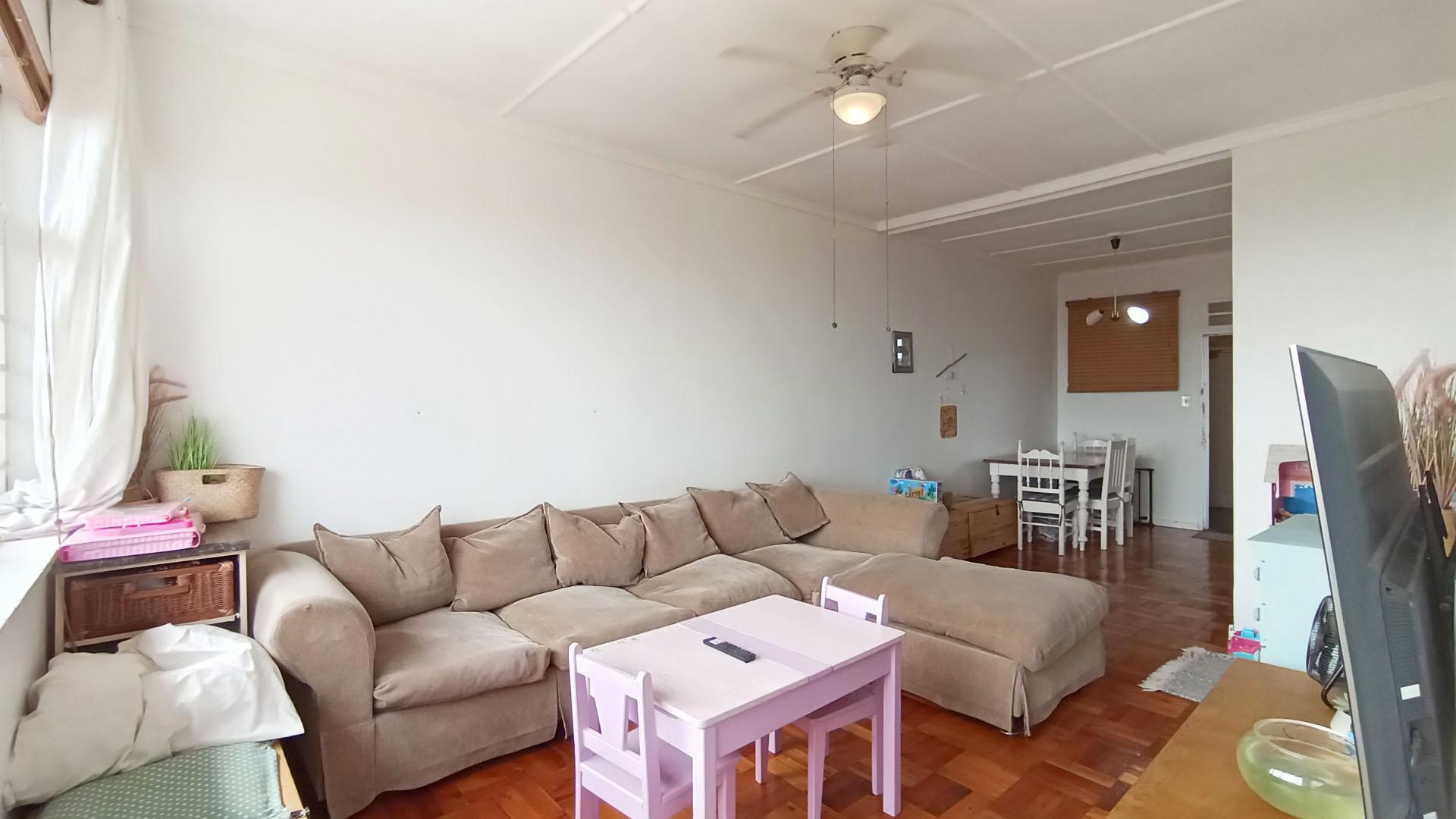 Lounges - 21 square meters of property in Ocean View - DBN