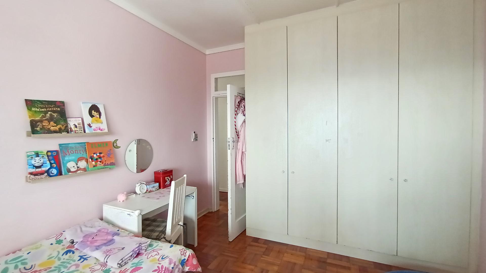 Bed Room 1 - 18 square meters of property in Ocean View - DBN