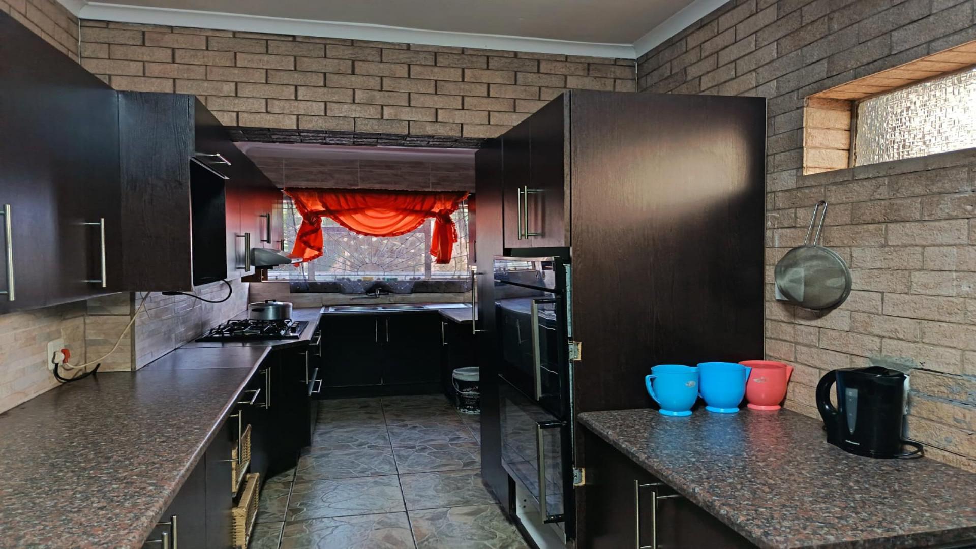 Kitchen of property in Uitenhage