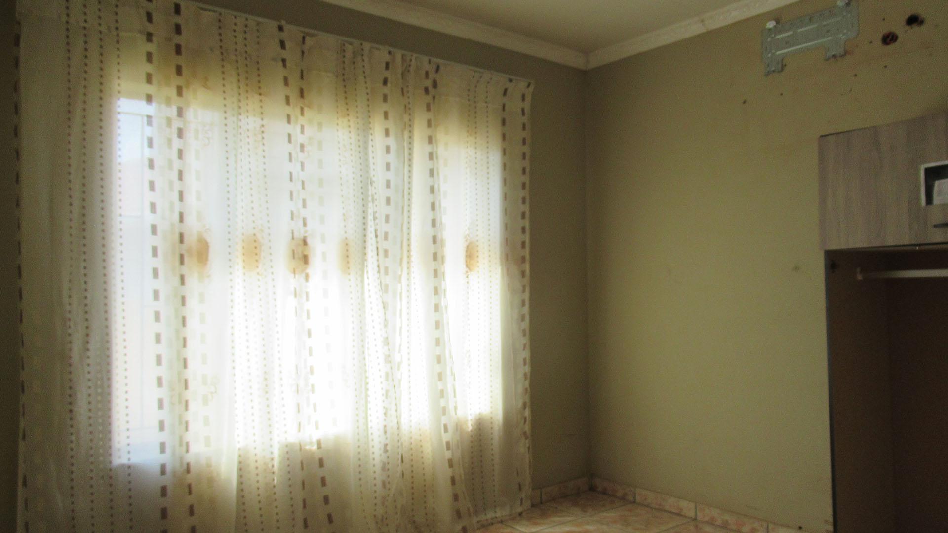 Dining Room - 10 square meters of property in Finsbury