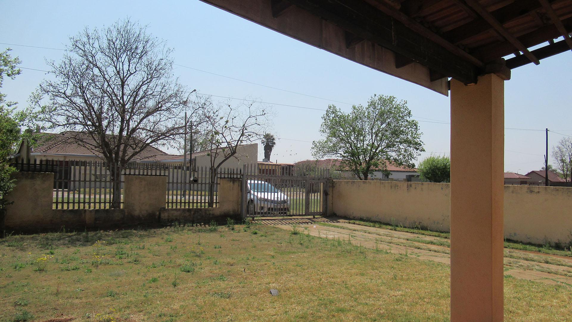 Patio - 11 square meters of property in Finsbury