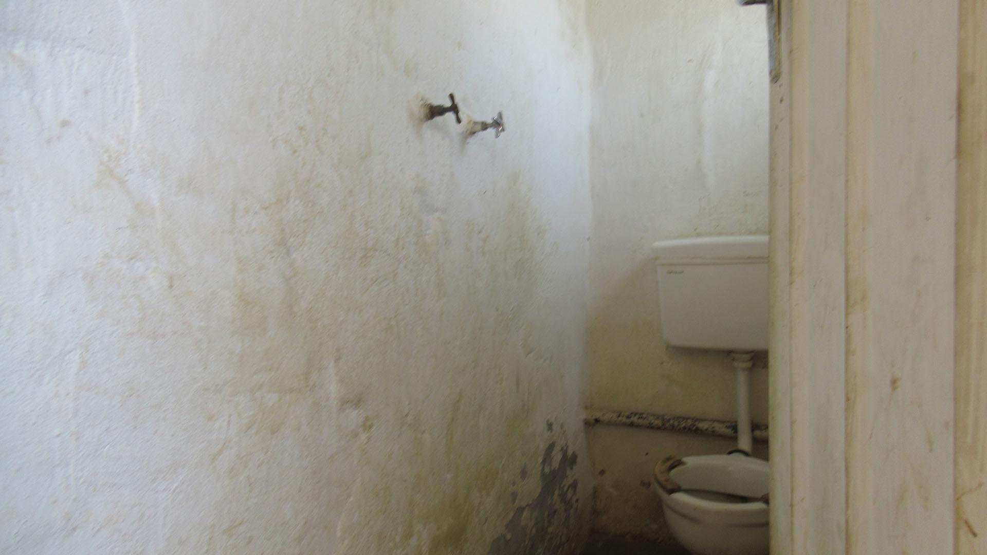 Bathroom 3+ - 2 square meters of property in Finsbury