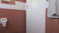 Bathroom 2 - 4 square meters of property in Finsbury