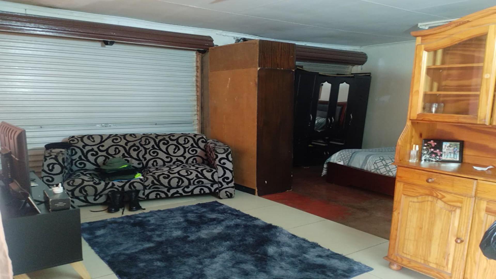 Bed Room 4 of property in Eldorado Park AH