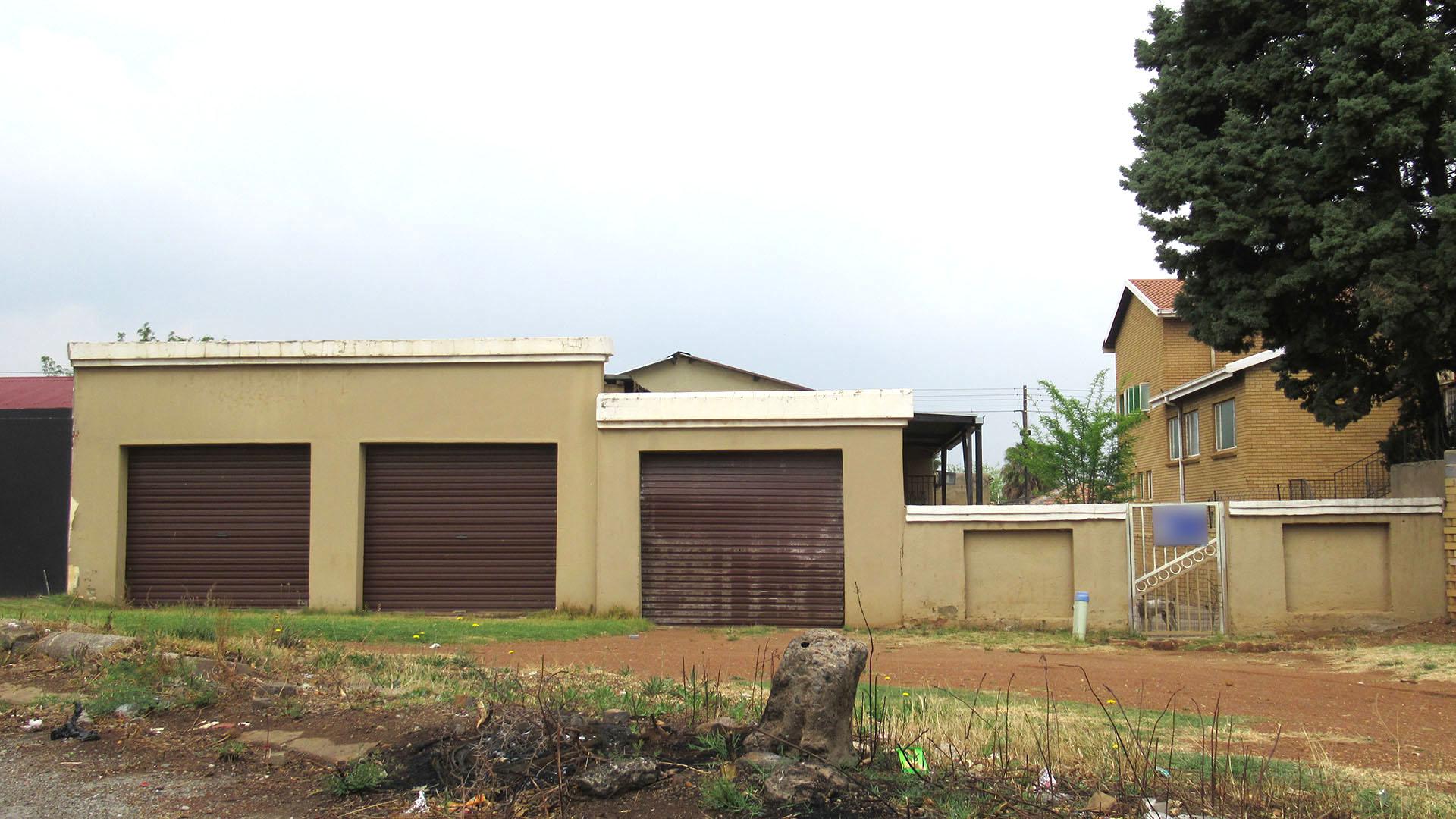Front View of property in Eldorado Park AH