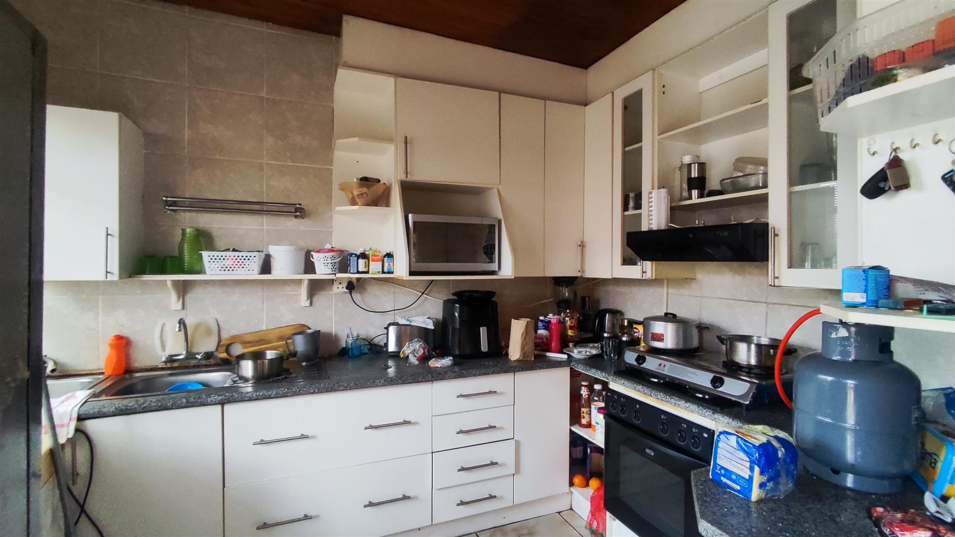 Kitchen - 9 square meters of property in Vanderbijlpark