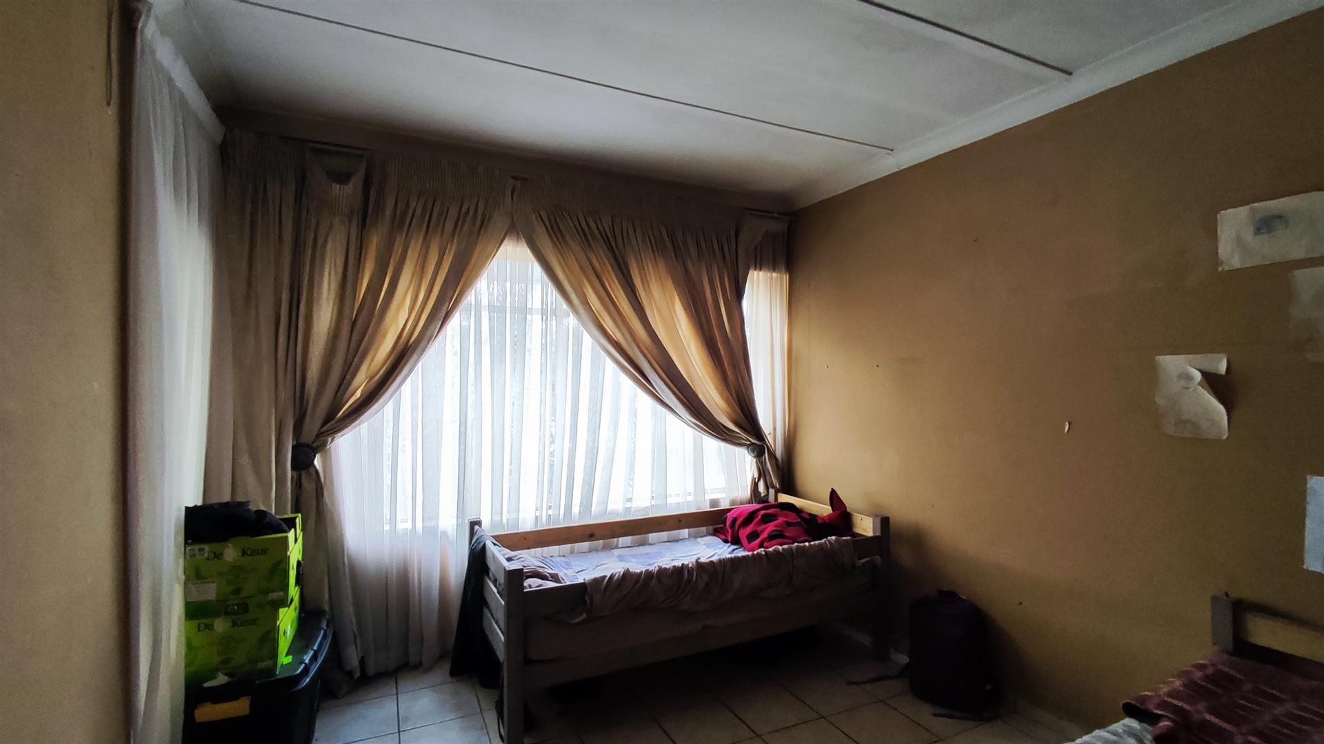 Bed Room 2 - 15 square meters of property in Vanderbijlpark