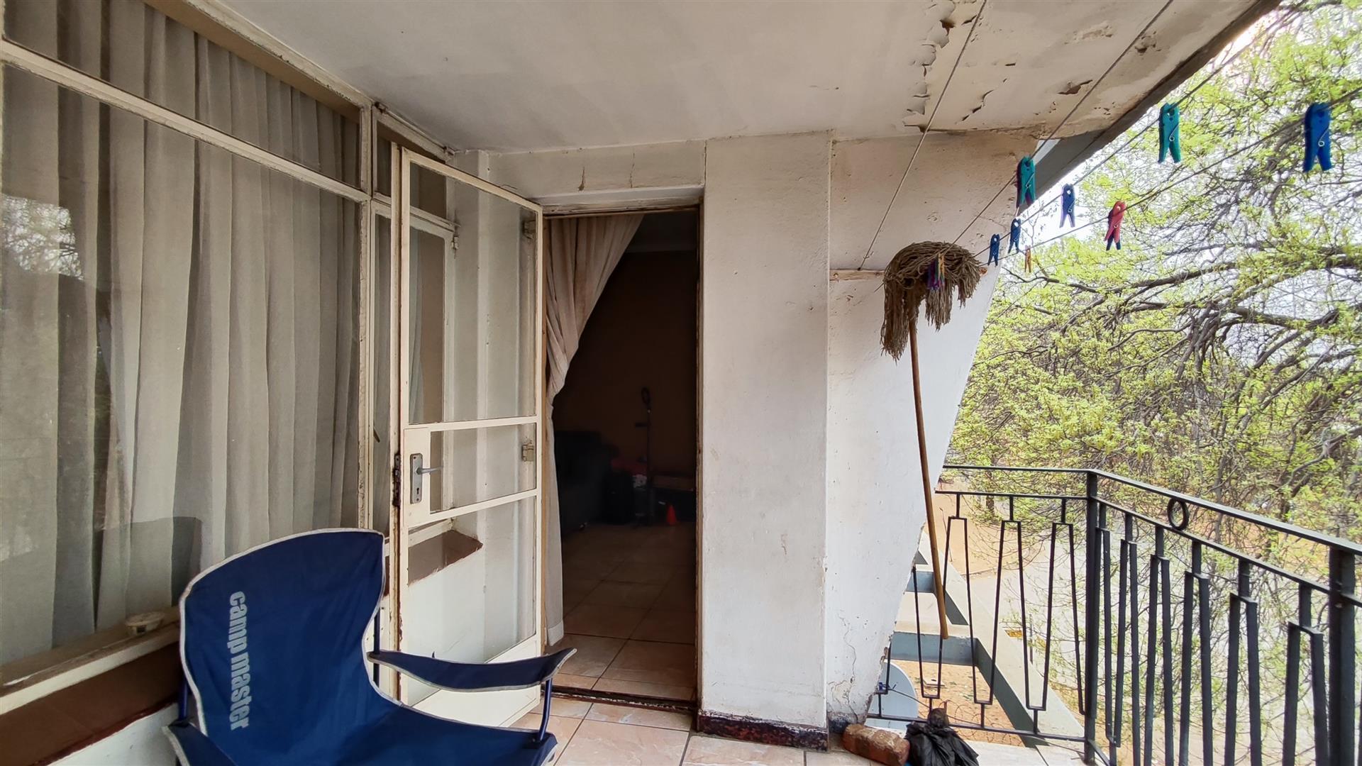 Balcony - 8 square meters of property in Vanderbijlpark