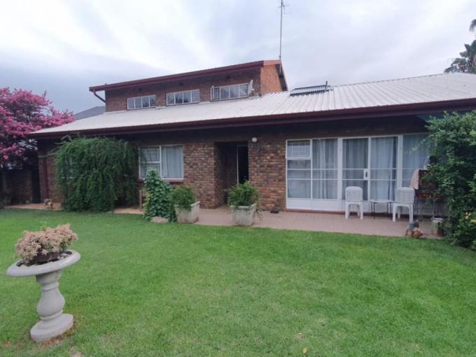 4 Bedroom House for Sale For Sale in Vanderbijlpark - MR688677