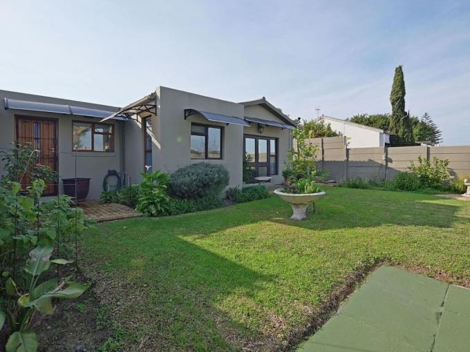 4 Bedroom House for Sale For Sale in Bothasig  - MR688679