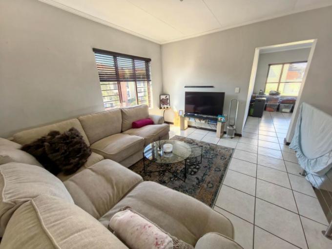 2 Bedroom Apartment for Sale For Sale in Sunninghill - MR688726